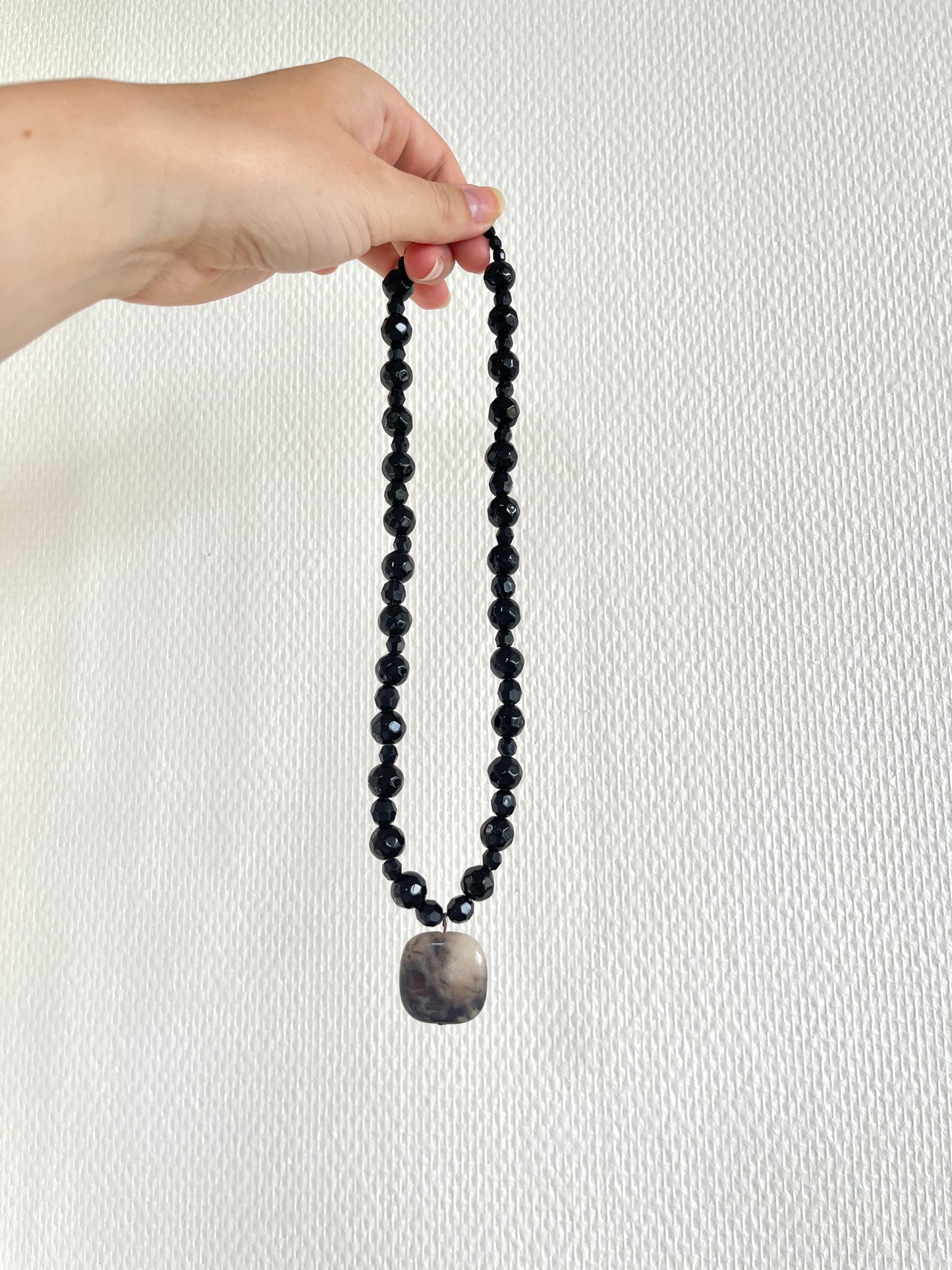 Shadow Stone halskæde (Upcycled)